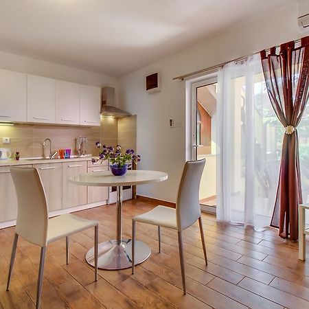 Apartments Petra Mali Losinj Exterior photo