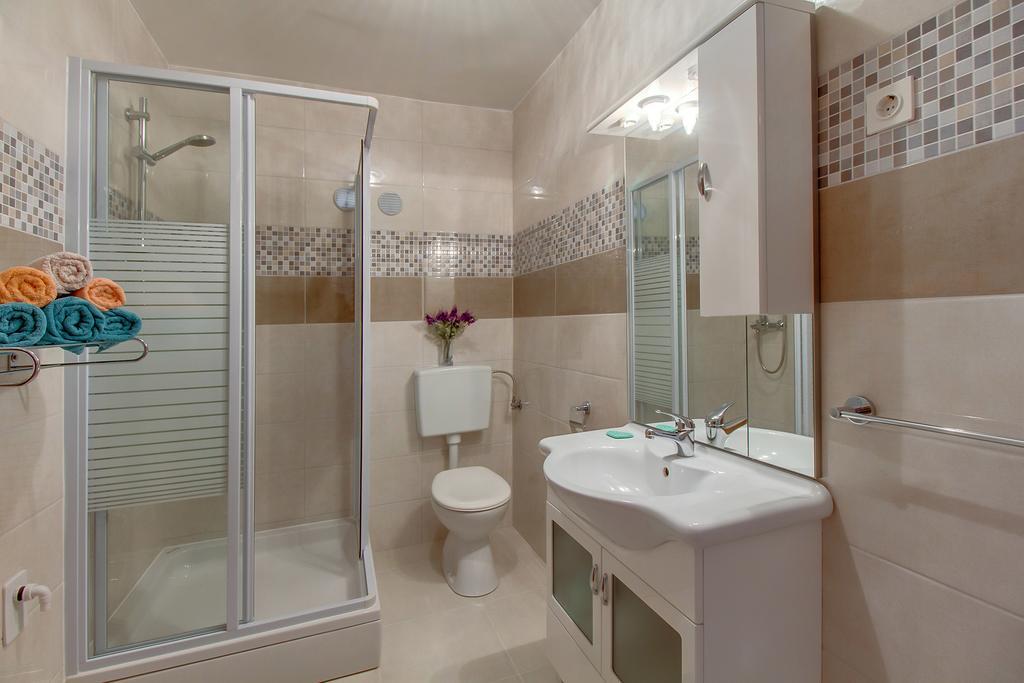 Apartments Petra Mali Losinj Exterior photo