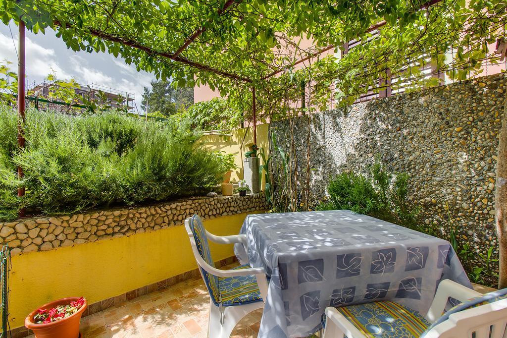 Apartments Petra Mali Losinj Exterior photo