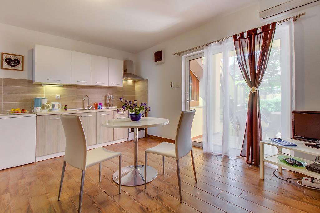 Apartments Petra Mali Losinj Exterior photo