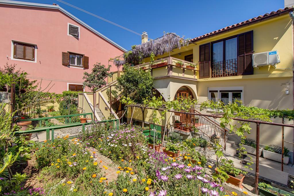 Apartments Petra Mali Losinj Exterior photo