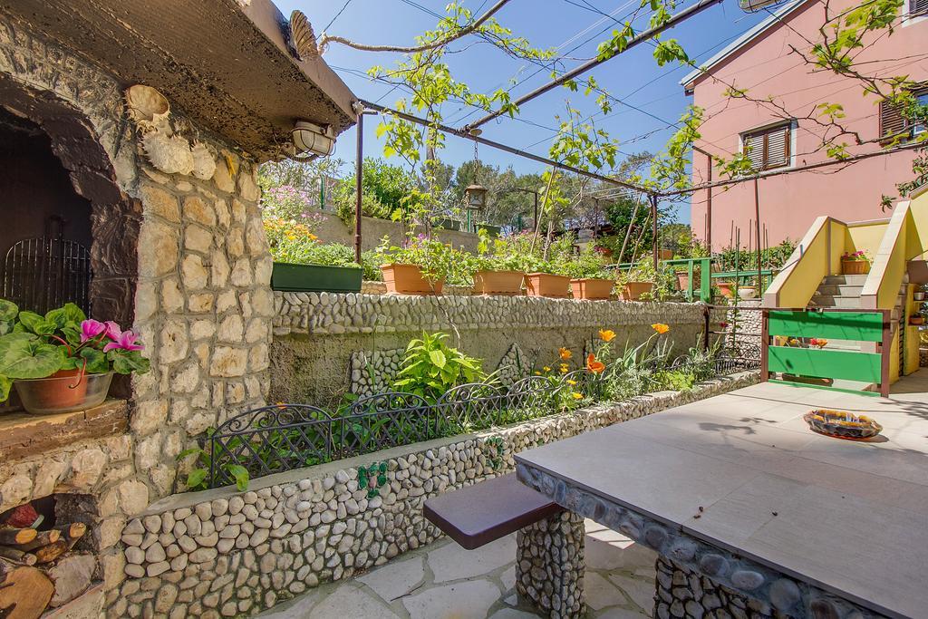 Apartments Petra Mali Losinj Exterior photo