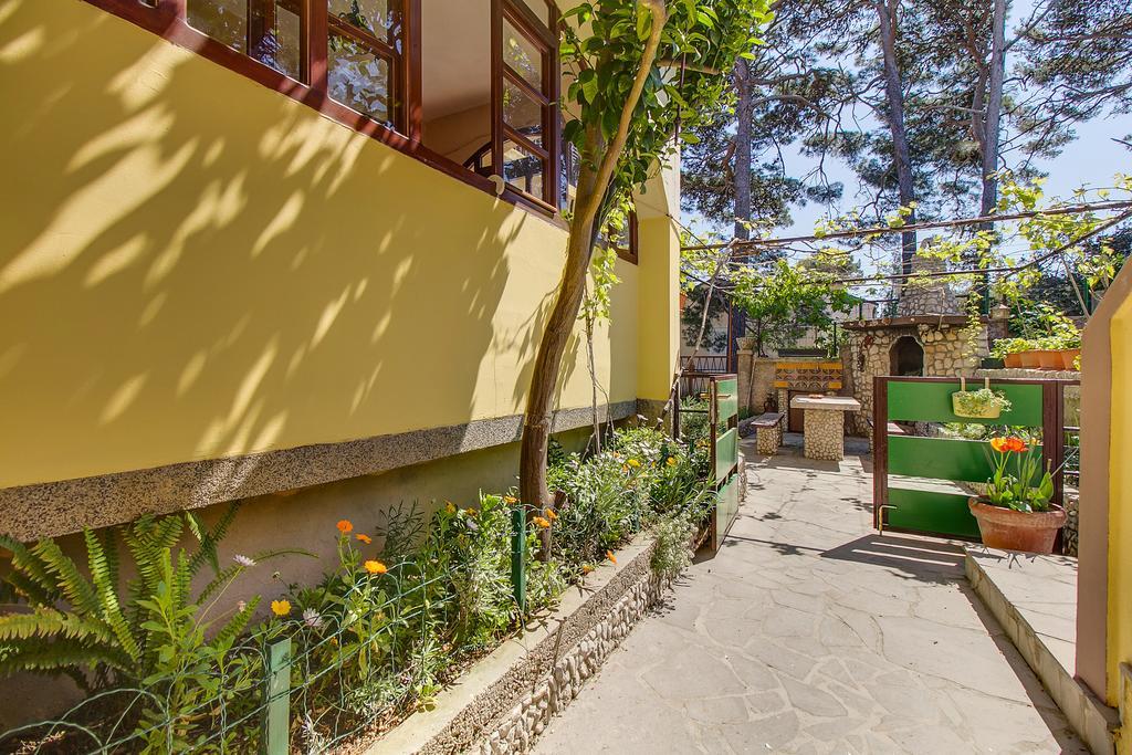 Apartments Petra Mali Losinj Exterior photo