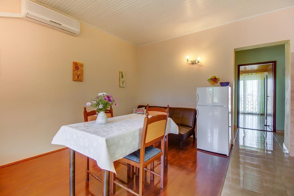 Apartments Petra Mali Losinj Exterior photo