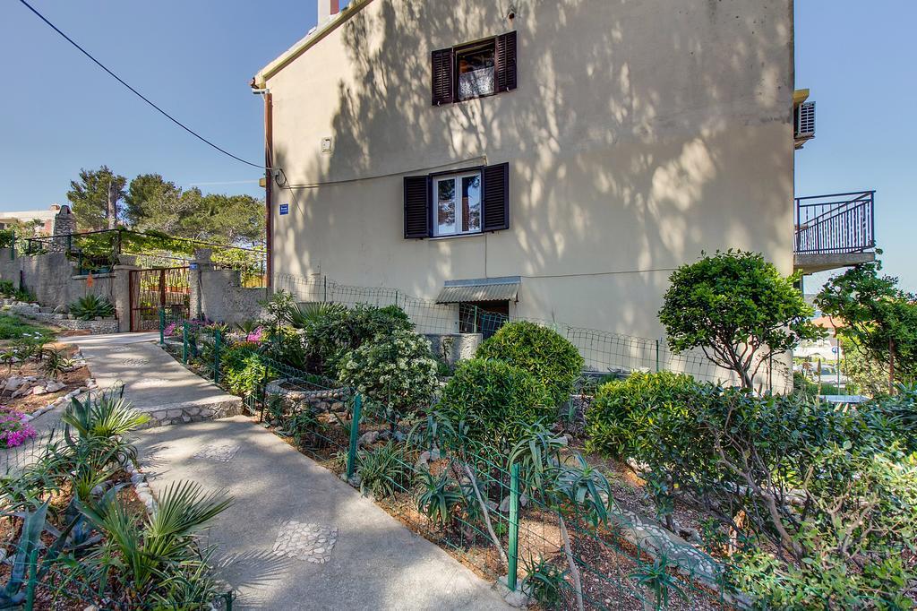 Apartments Petra Mali Losinj Exterior photo